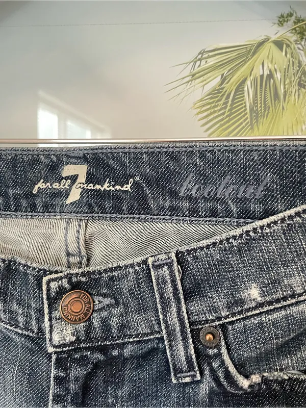 7 For All Mankind Bootcut Cotton Blend Denim Jeans in Freesia Cut Hem* Size 28 - Image 2