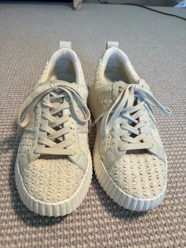 DV by Dolce Vita Dolen sneakers - Image 3