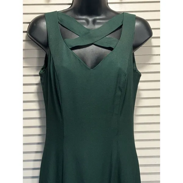 Loralie Maxi Formal Dress Sleeveless Green Strap V Neck Lined Size 6 Back‎ Zip - Image 2