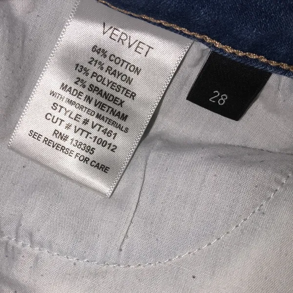 Vervet jeans size 29 raw hem - Image 4