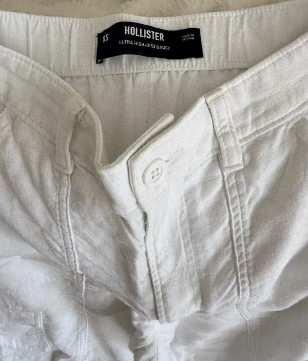 Hollister White Straight Leg Cargo Pants - Image 4