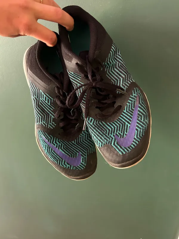 Nike running tennis shoes  - Image 2