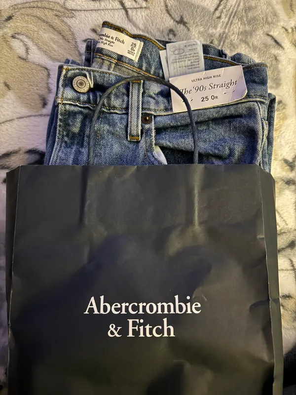 Abercrombie Jeans - Image 4