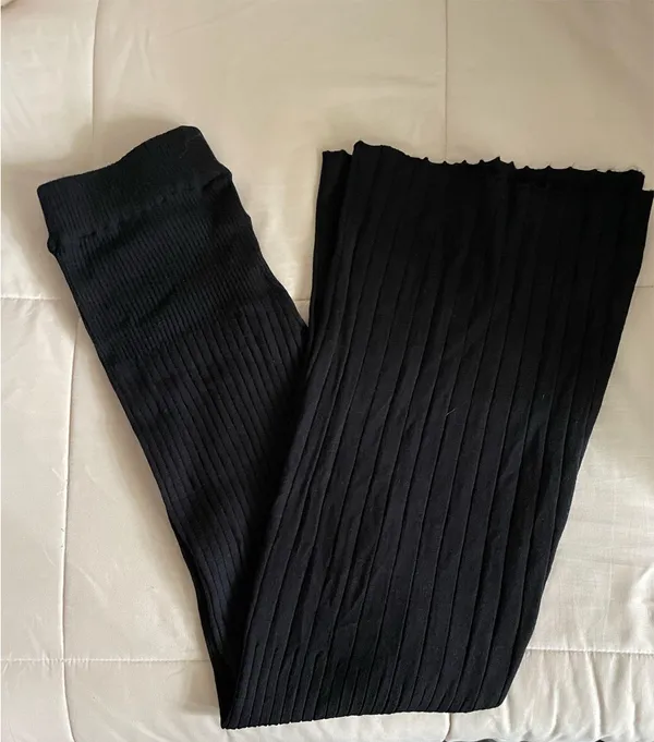Women's Black Ribbed Pants Size M - Image 4