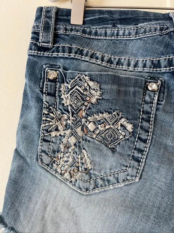 Miss Me Easy Shorts Size 28 Woman’s Jean Shorts - Image 7