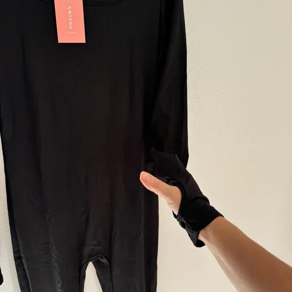 NWT Black stretchy jumpsuit in size large with thumb holes - Image 8