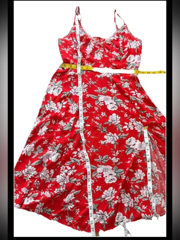 Lulus red floral summer dress with slit sundress size Medium - Image 4