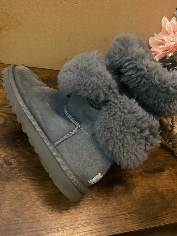UGG Leather Women's Suede Boots Size 6 - Image 8