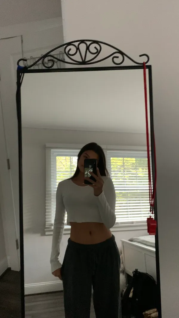 Brandy Melville Crop Top - Image 3