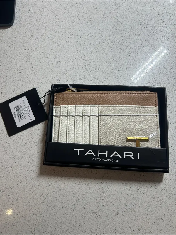 Tahari Cream and Tan Zip Card Case with Gold Accent - Image 2