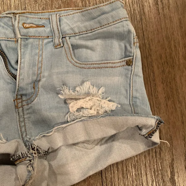 Lulus Denim shorts - Image 4
