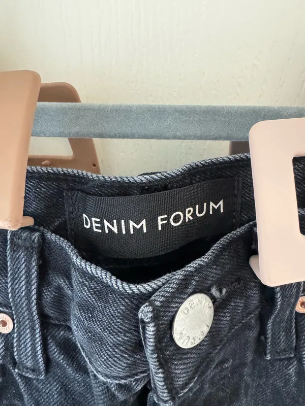 Aritzia Denim Forum The Boyfriend High Rise Loose 28l in Black Eyeliner - Image 4