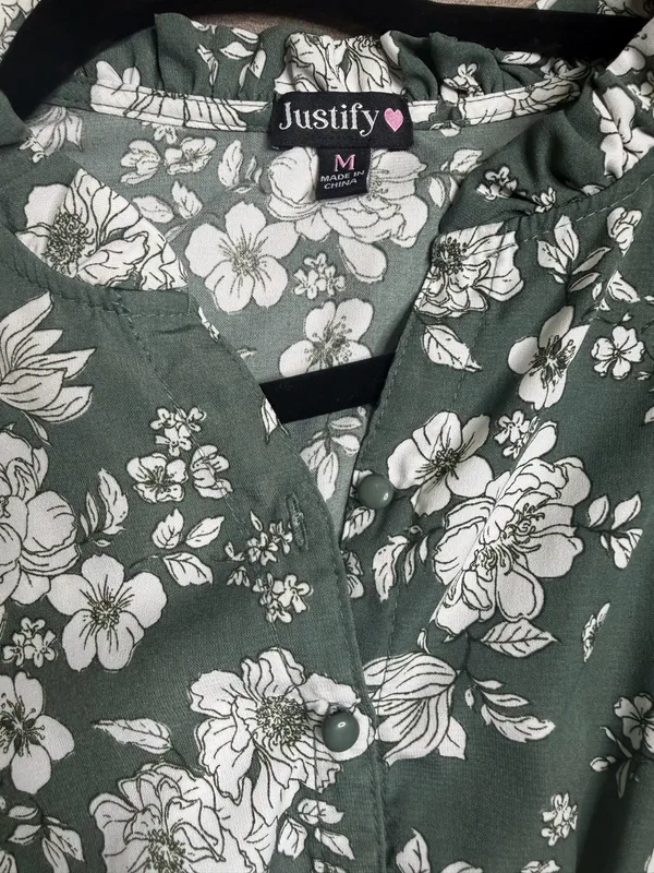 Women’s green floral smocked waist dress - Image 3