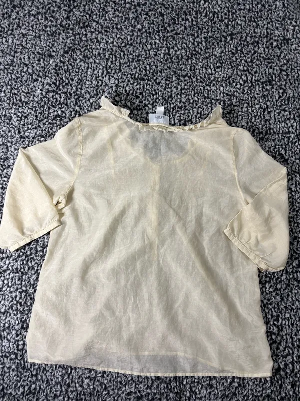 LOFT Cream Ruffle V-Neck Pintuck Pleated Short Sleeve Blouse Preppy Size M - Image 5