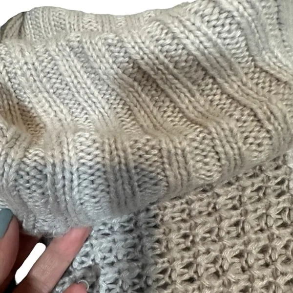 Express Women’s Gray Batwing Sleeve Cowl Neck Loose Knit Sweater Size Medium - Image 9