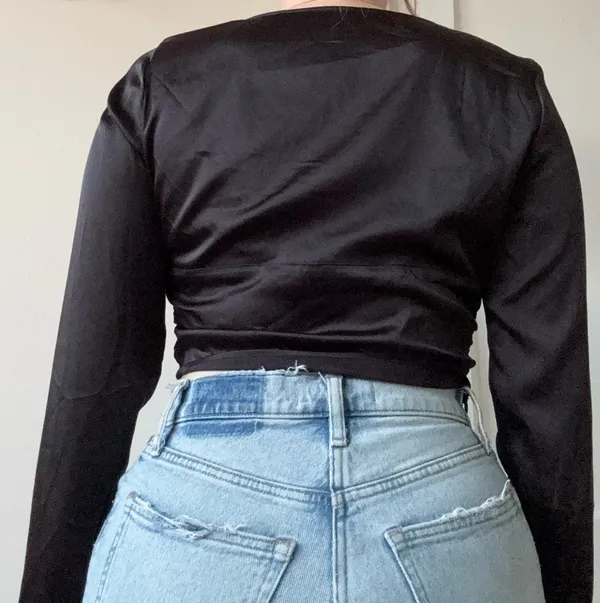 H&M Satin Top Crop Black Long Sleeve - Image 2