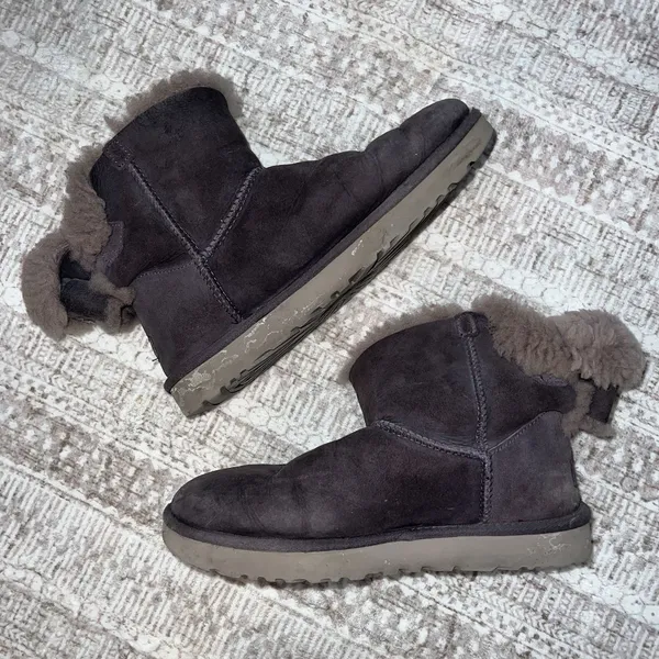 UGG Australia Boots Size 9 Arielle Back Bow Suede Sheepskin Sugarplum? - Image 2
