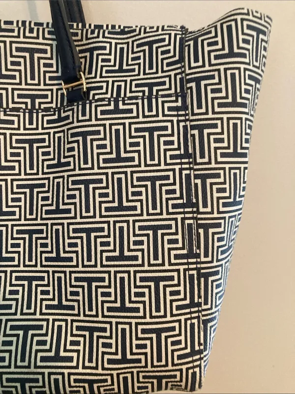 Tory Burch Black and White Signature Geometric Tote - Image 5