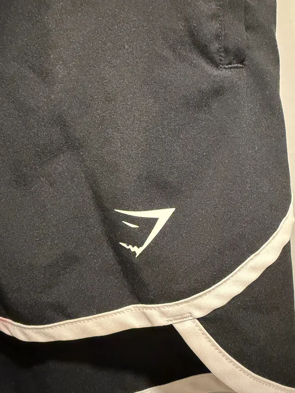 Gymshark Training Contrast Loose Shorts 2.5” Inseam Training Shorts Black and White - Image 5