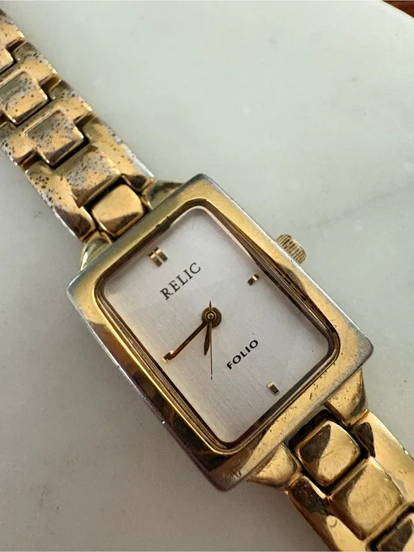 Relic Gold-Tone Women's Rectangular Bracelet Watch with White Dial Needs Battery - Image 5