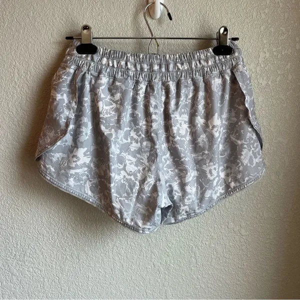 Lululemon Gray Floral Run Short - Image 2