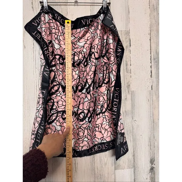Victoria’s Secret Bombshell Floral Satin Square Scarf Pink & Black 25" - Image 3