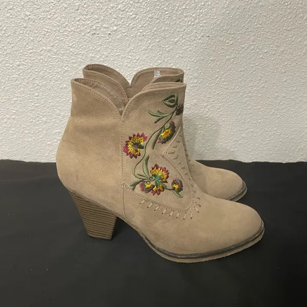 MIA Tan Ankle Booties with Floral Embroidery - Image 5