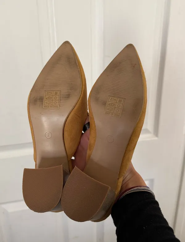 Tan Suede Pointed Toe Mule Yellow Size 7 - Image 3