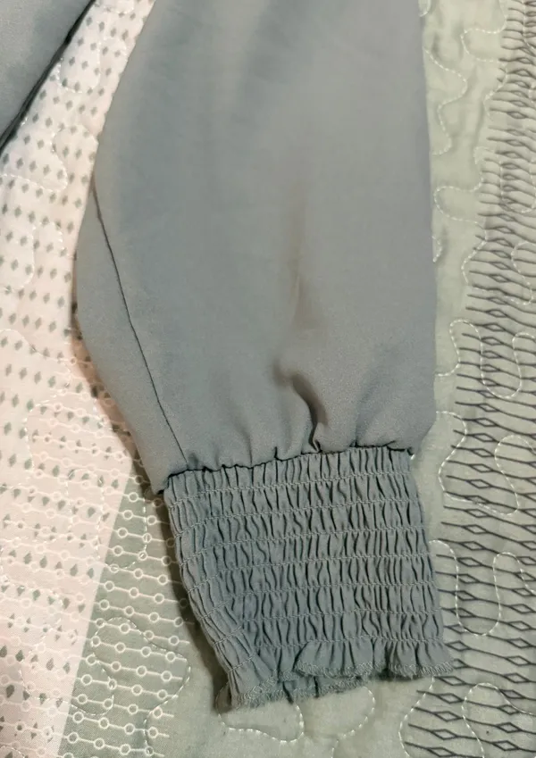 EUC  smocked band top mint green medium - Image 3