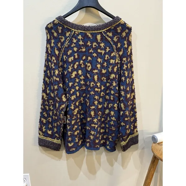 Free People‎ Womens Little Animal Pullover Blue Fig Combo Size Medium Oversized! - Image 5