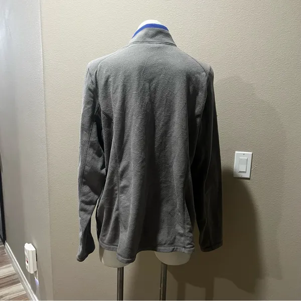 The North Face gray pullover fleece sweatshirt - Image 5