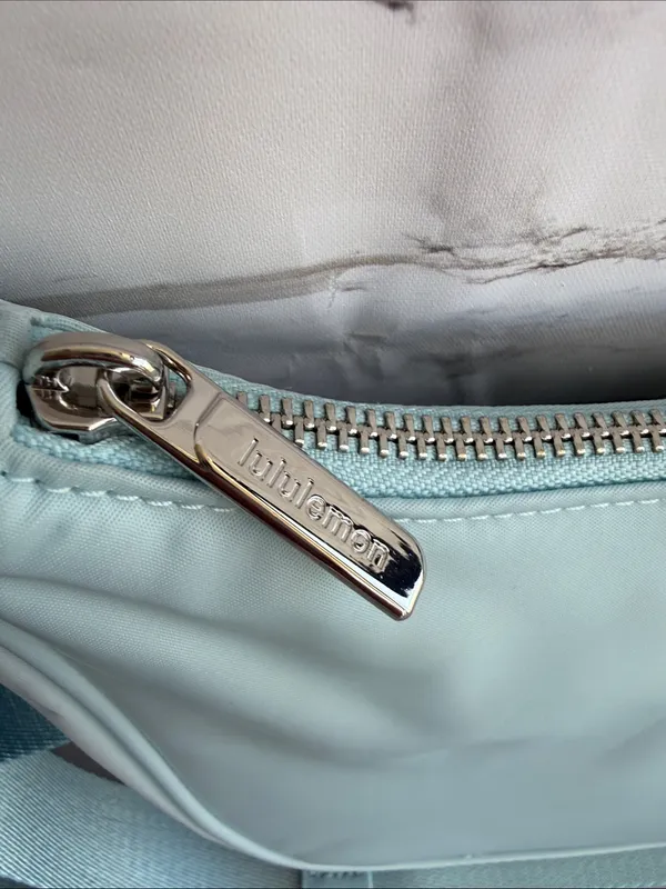 lululemon athletica City Essentials Small Shoulder Bag in Foam and Silver - Image 6