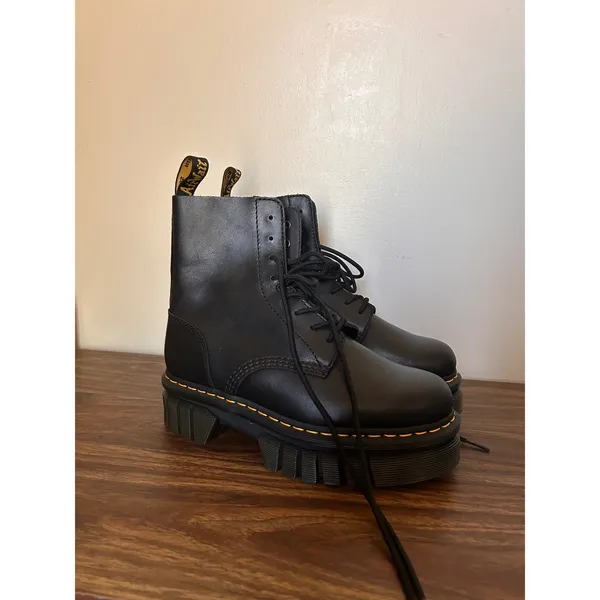 Dr. Martens Audrick 8-Eye Boot Black Nappa Lux Leather Platform US L 9 AW004 - Image 5