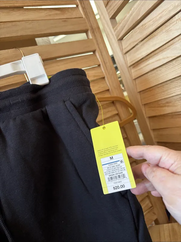 NWT All in motion Black Casual Drawstring Fleece Shorts Medium - Image 3