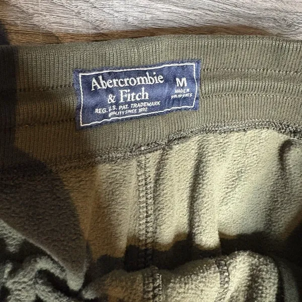Abercrombie & Fitch Green Camo Fleece Jogger Sweatpants Activewear Size Medium - Image 4