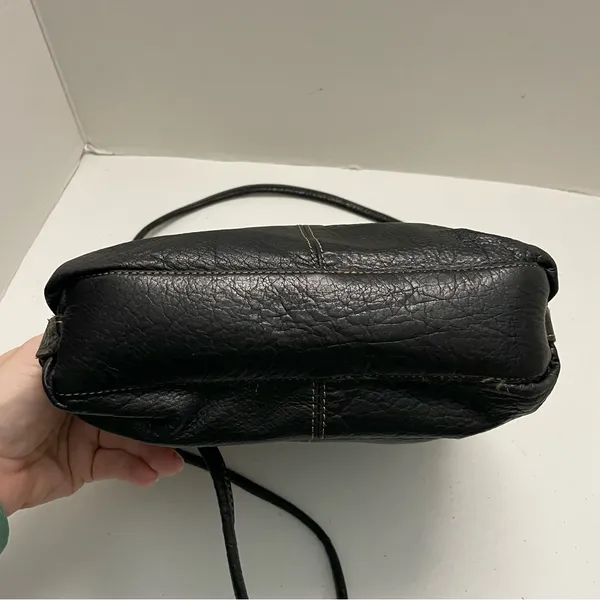 Vintage Fossil Purse Crossbody Pebbled Leather Lightweight Embossed Logo Black - Image 9