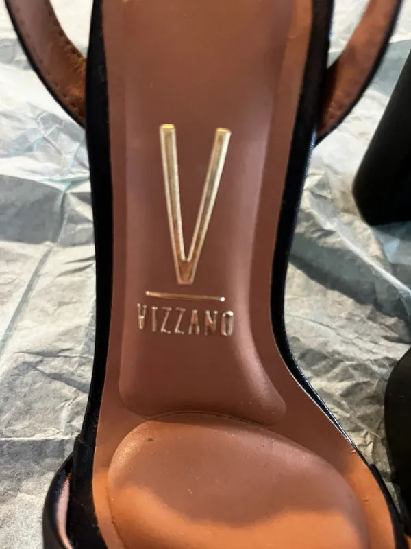 Black Heels Size 6 - Image 9
