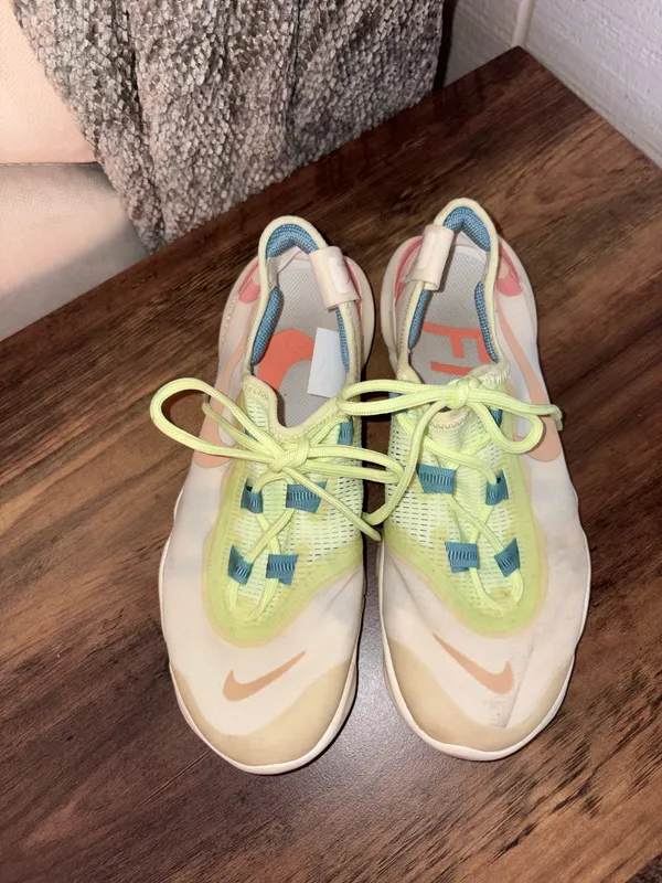 Nike Tennis Shoes Women’s - Image 2