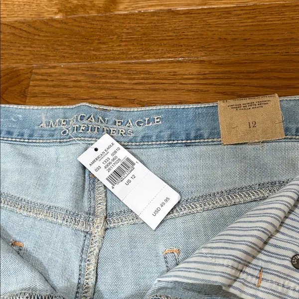 American Eagle | NWT “Vintage Hi-Rise Festival” Light Blue Jean Shorts Size 12 - Image 4