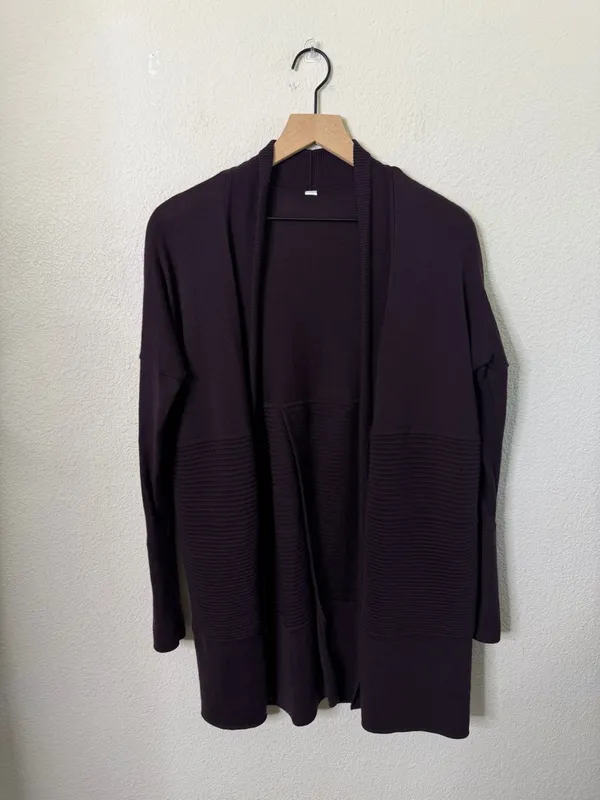 Lululemon Sit In Lotus Wrap II Black Cherry Cardigan Womens Size‎ 4 - Image 2