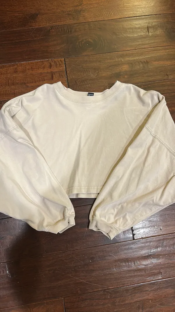 Cropped Long Sleeve Forever 21 Top - Image 2