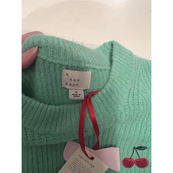 A New Day Womens Mint Green Ribbed Cherry Embroidered Crewneck Sweater Small NEW - Image 4