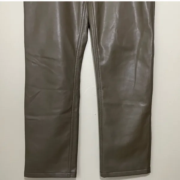 NWT Abercrombie and Fitch The 90s Straight Leg High Rise Vegan Leather Pants 2S - Image 3