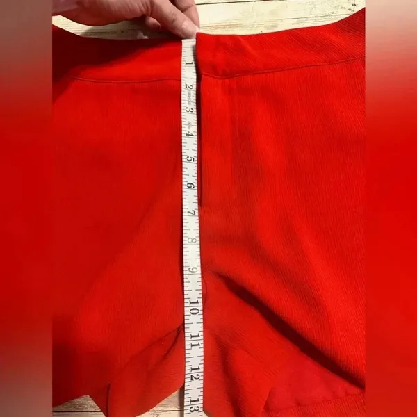 J.O.A Los Angeles Shorts Size Medium Revolve Dressy - Image 6