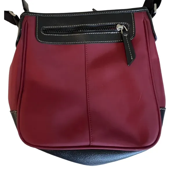 Kenneth Cole Reaction Purse Crossbody Burgundy Red Black Nylon Square Pockets - Image 2