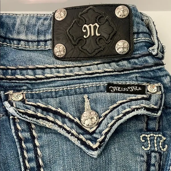 Miss Me Boot Cut Jeans with Contrast Stitching. 28. JS5014B32. Color Med: 52 - Image 7