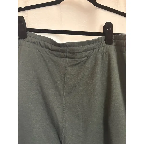 Vuori Performance Jogger In green Size Medium - Image 4