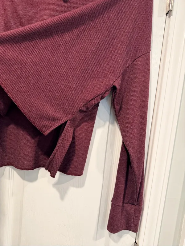 American Eagle Size M Burgundy Cowl Neck Hi Low Hem Long Sleeve Waffle Knit Top - Image 3