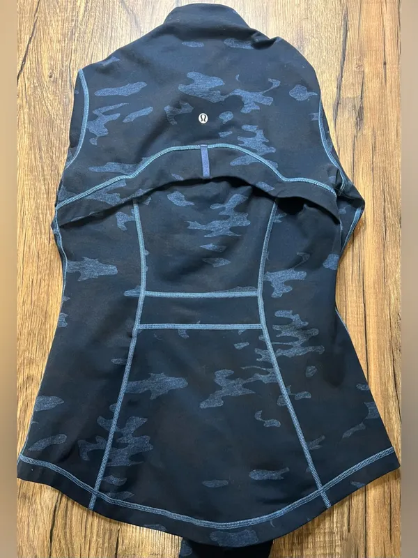 Lululemon Define Jacket Blue Camo Sz 8 Thumbholes Zip Pockets EUC - Image 5