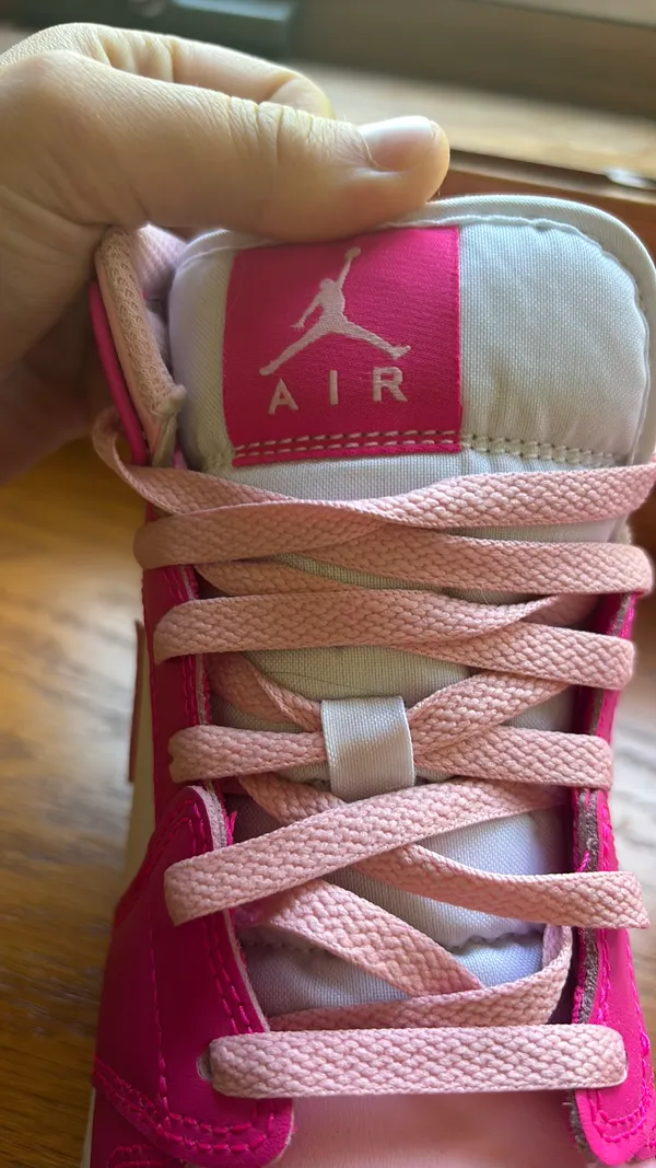 Air Jordan Retro 1 Mid Casual Shoes - Image 5